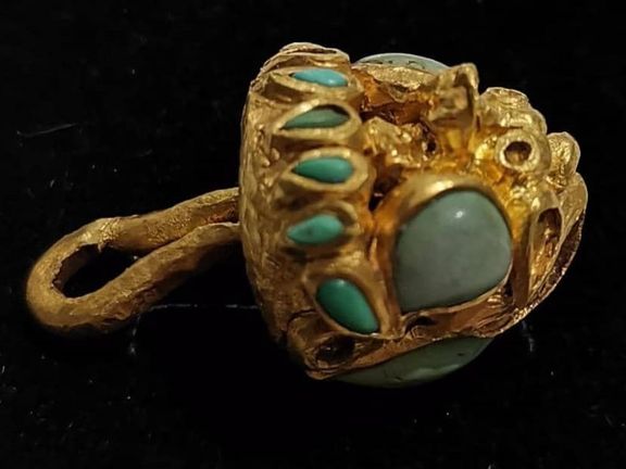 سایت صدای میراث: جواهراتی شبیه گنجینه باختر از بازار سیاه ایران سر برآورده است