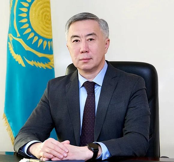 معاون نخست‌وزیر قزاقستان: تجارت با افغانستان را به سه میلیارد دالر افزایش می‌دهیم