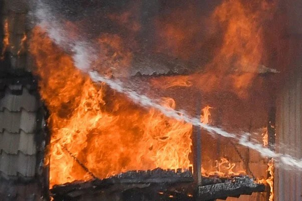 د پنجاب په فیصلاباد کې د یوې فابریکې دننه د اورلګېدنې له امله څلور کسان مړه شوي