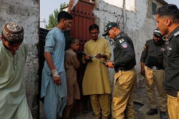 ملګري ملتونه وایي، پاکستان د روان کال له پیله ۱۰۰زره افغانان په جبري توګه ستانه کړي