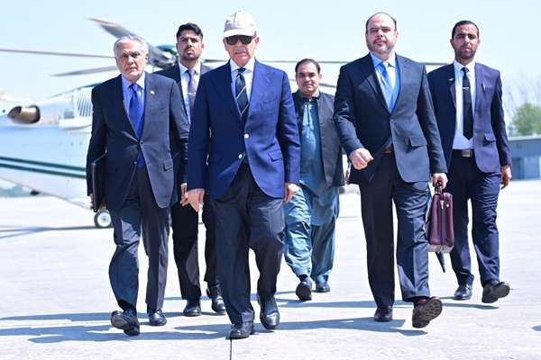 شهباز شریف د عربي او اسلامي هېوادونو سرمشریزه کې د ګډون لپاره قطر ته روان شو