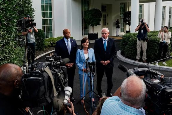 فرمانداران دموکرات امریکا در دیدار با بایدن حمایت خود را از او اعلام کردند