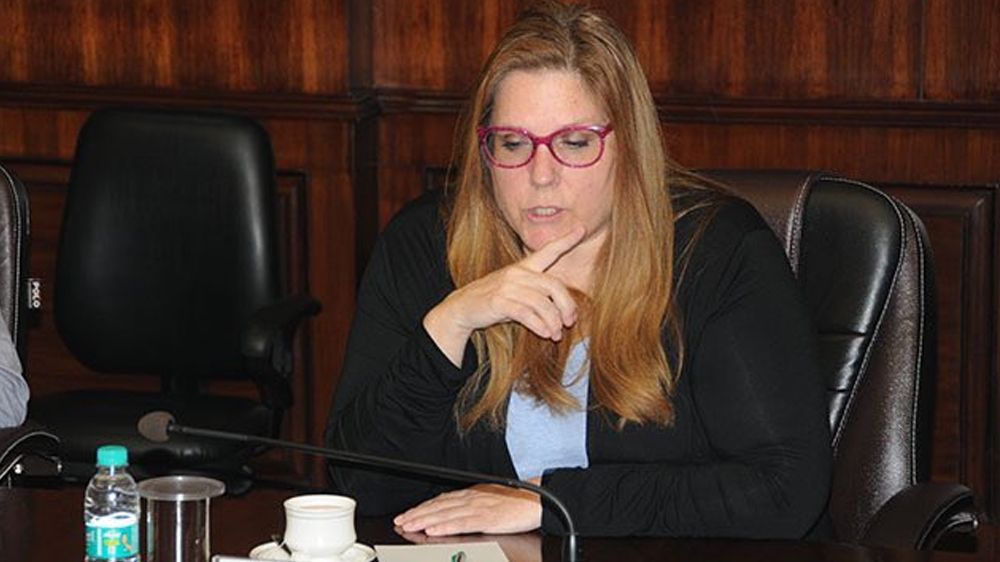 کرن دکر: طالبان می‌داند نماینده مردم نیست، برای همین اداره خود را موقت می‌نامد