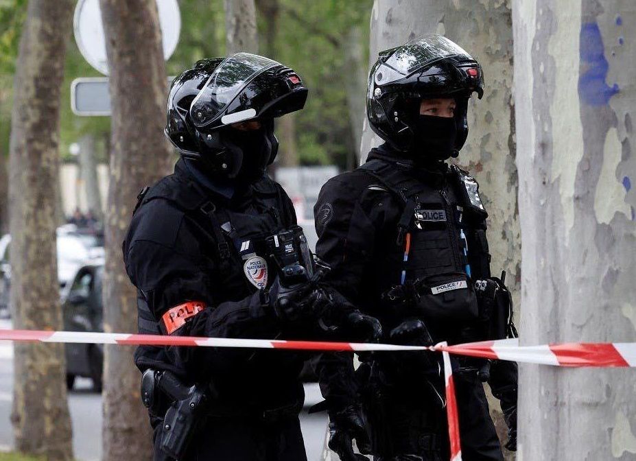 درې فرانسوۍ مېرمنې د ترهګریز برید د پلان جوړونې په تور نیول شوې دي