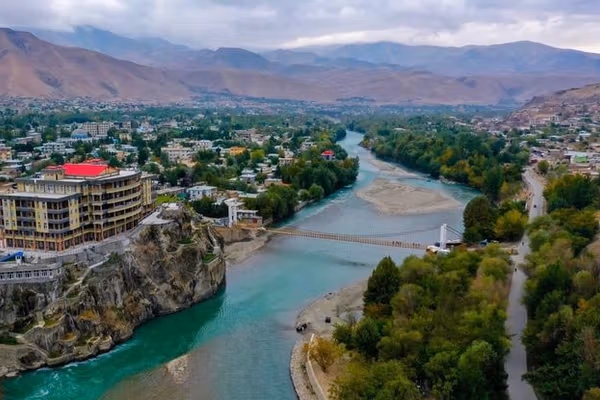 ازادۍ جبهه وايي چې د بدخشان د کشم ولسوالۍ پر ودانۍ یې برید کړی