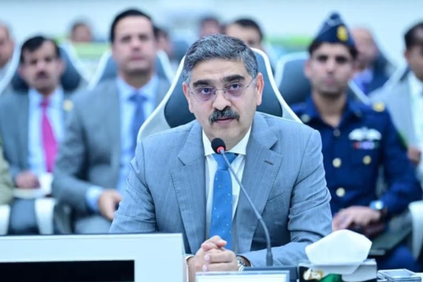 أنوار الحق كاكار يدعو إلى إنهاء النهج المعادي لباكستان في أفغانستان