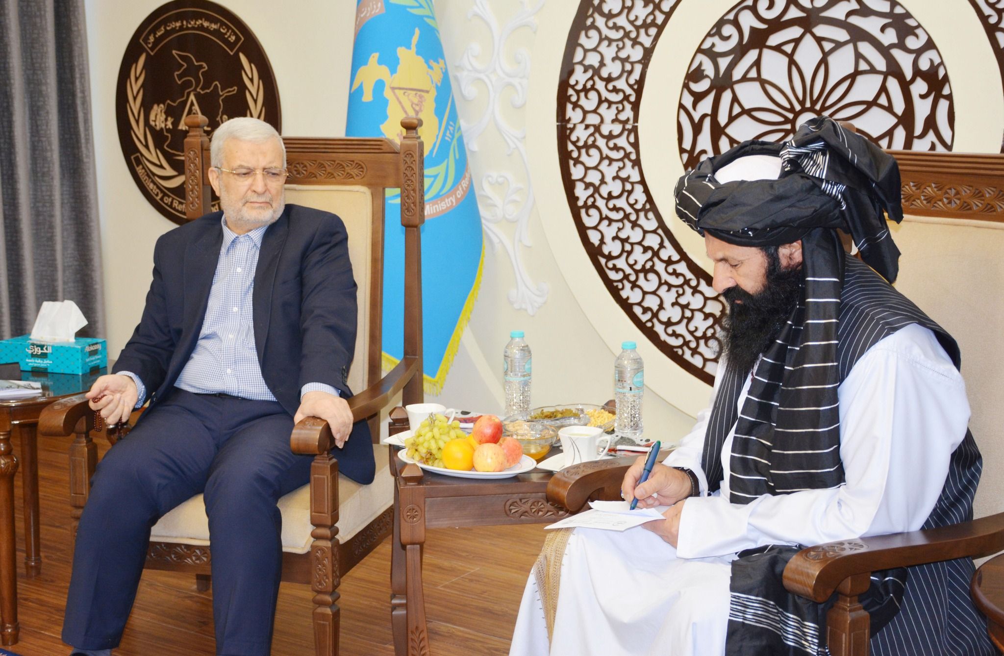 طالبان از توافق با سفیر ایران برای اعزام هیئتی برای بررسی مشکلات مهاجران افغان خبر داد 