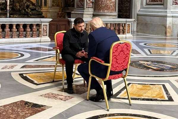 برای اولین بار پس از ملاقات جنجالی کاخ سفید؛ ترامپ و زلنسکی در رم گفتوگو کردند