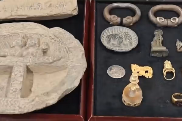 یک افغان هنگام تلاش برای قاچاق آثار تاریخی در هانگکانگ بازداشت شد