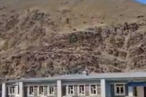 چرخبالهای طالبان بر فراز ولسوالی نسی، پایگاه جمعهخان فاتح گشتزنی میکنند