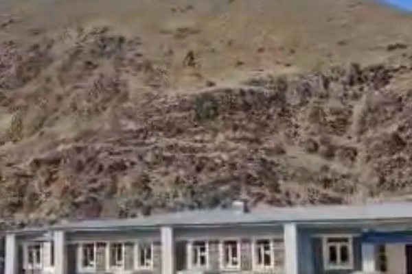 چرخبالهای طالبان بر فراز ولسوالی نسی، پایگاه جمعهخان فاتح گشتزنی میکنند