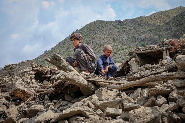 زلزله هزاران کودک را در معرض سوءتغذیه قرار داده است