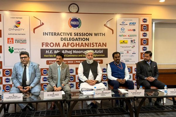 د طالبانو د سوداګرۍ وزیر له هند څخه د سمنټو، درملو او خوراکي توکو واردلو ته چمتوالی ښودلی