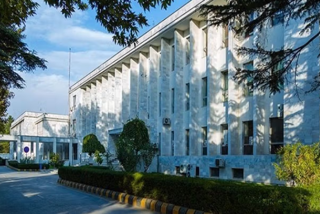 النائب السابق لوزير خارجية طالبان اعتُقل في قطر