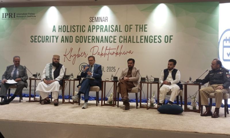 فرستاده ویژه پاکستان: آیا طالبان در انتظار حادثه یازدهم سپتامبر دیگری است؟