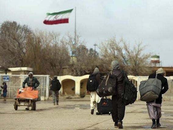 ایراني چارواکي: د افغان کډوالو ثبت سندونه نور نه تمدېدېږي