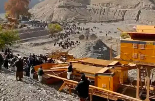 راپور: طالبان د افغانستان کانونه د وفادارو شبکو او بهرنیو منځګړو له لارې اداره کوي