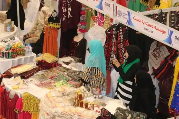 د کار نړۍوال سازمان: په افغانستان کې د کار بازار ته د ښځو لاسرسی خورا محدود شوی