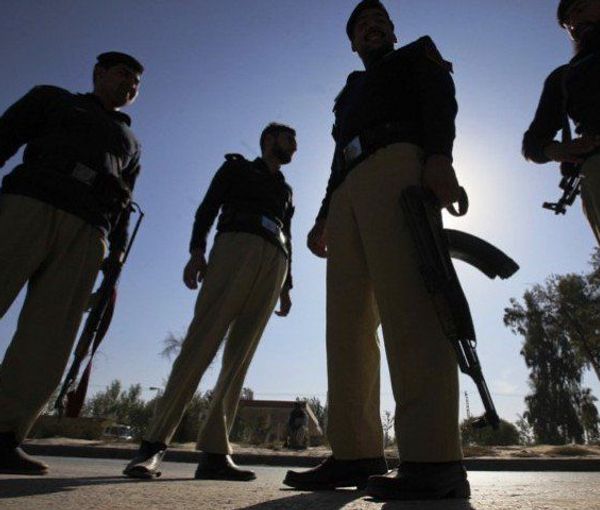 سی‌ان‌ان: پاکستان پناهجویان منتظر انتقال به امریکا را به افغانستان اخراج می‌کند