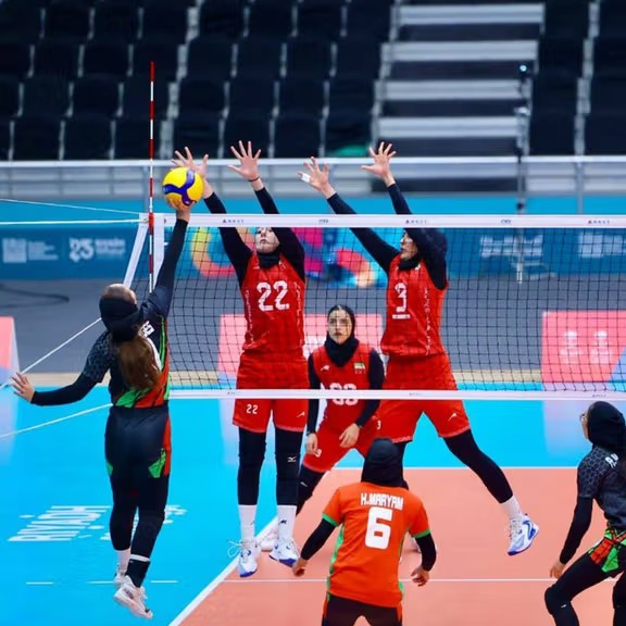 د افغانستان د ښځینه‌و والیبال ملي لوبډلې د ایران پر وړاندې ماتې وخوړه