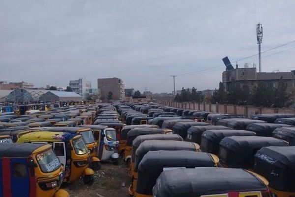 طالبانو په هرات کې په عامه سړکونو د رېکشاوو پر تګراتګ بندیز ولګاوه