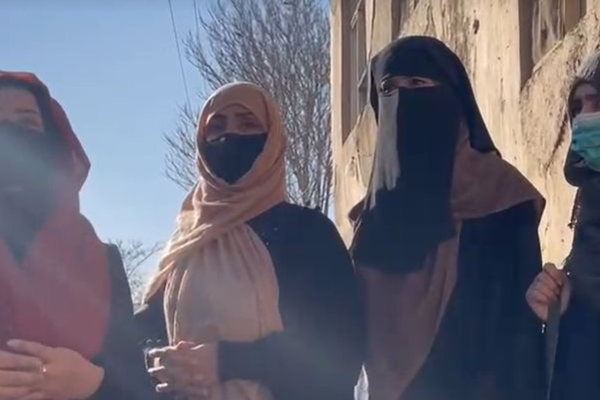 Several Afghan Women Protest Against Closure of Universities