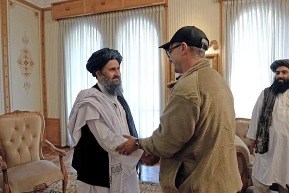 طالبان: المبعوث الأميركي طرح «تبادل سجناء» خلال لقائه الملا برادر