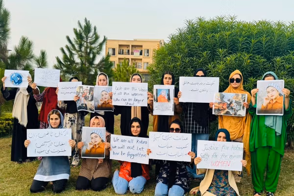 شان وانډېور: مبارزې افغان مېرمنې هېواد ته په ستنېدو له سخت حالت سره مخ کیږي