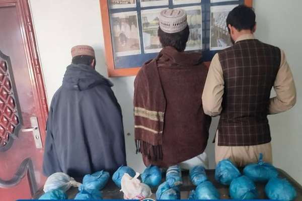 طالبانو په کابل او هرات کې ۱۳ کسان د نشهیي توکو د پلور او قاچاق په تور نیولي