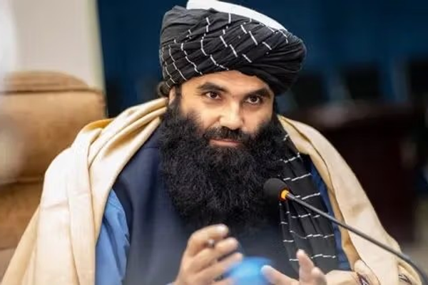 Haqqani Met Taliban Leader Akhundzada in Kandahar After Mediation, Sources Say