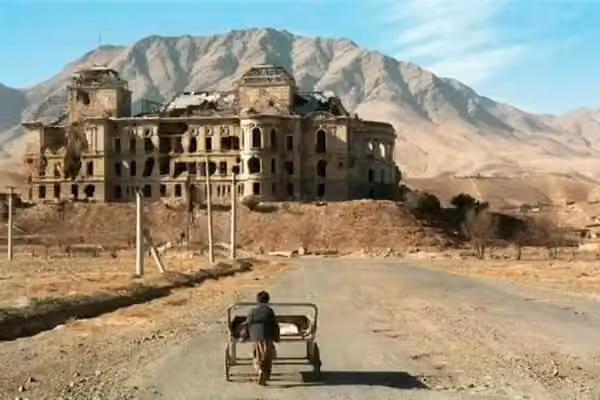 نسل ۲۰۰۱؛ بیستوچند سالههایی که افغانستان را با دو چهره تجربه کردند