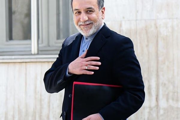 عراقچي: زموږ دریځ روښانه دی، د یورانیمو غنيکولو ته دوام ورکوو