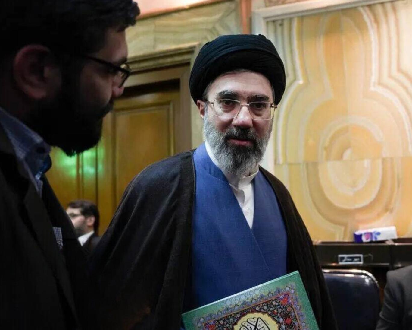مجتبی خامنه‌ای رهبر جمهوری اسلامی شد