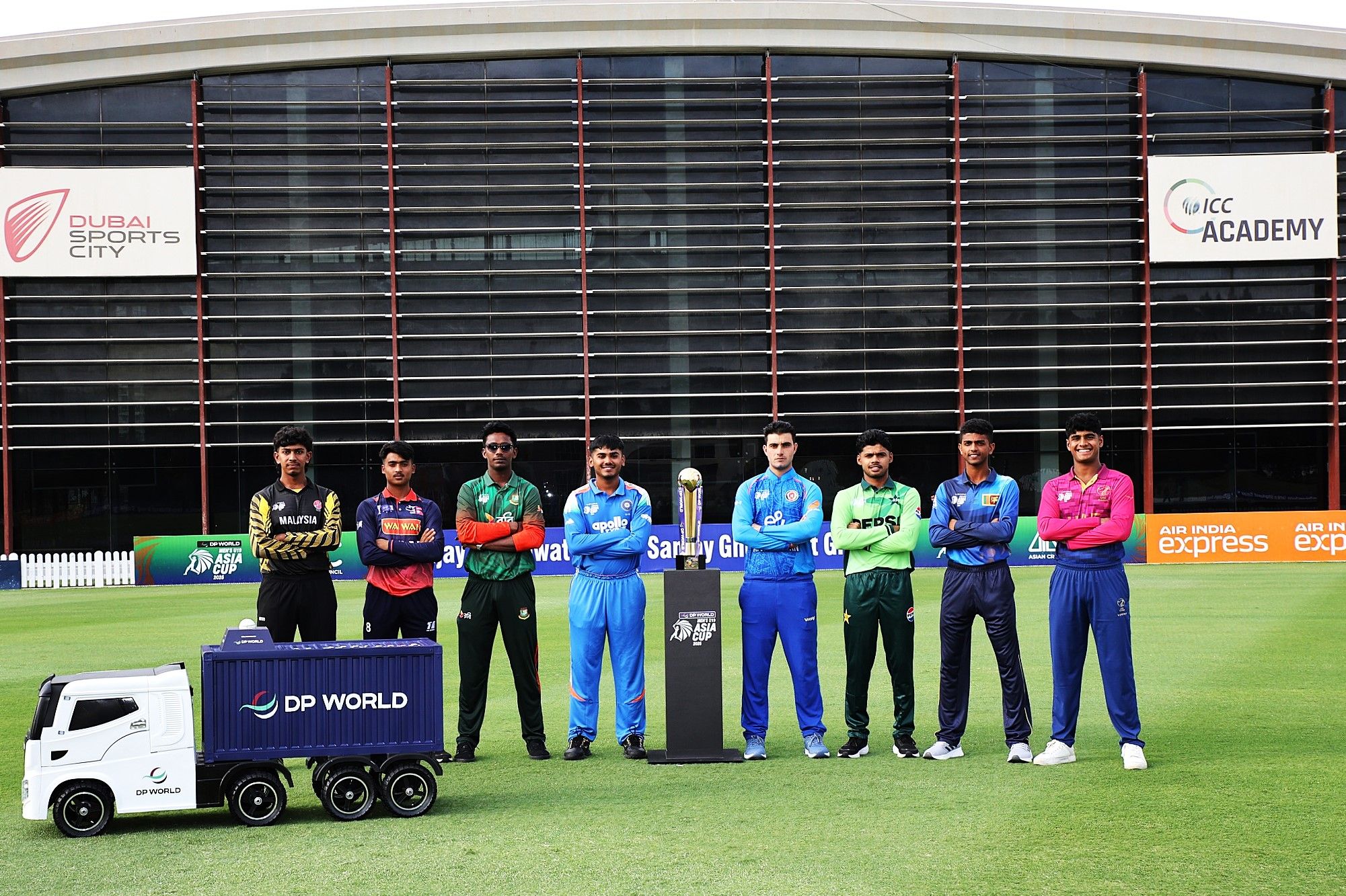 پیروزی قاطع تیم‌های نوزده سال کریکت هندوستان و پاکستان در آغاز جام آسیایی ۲۰۲۵