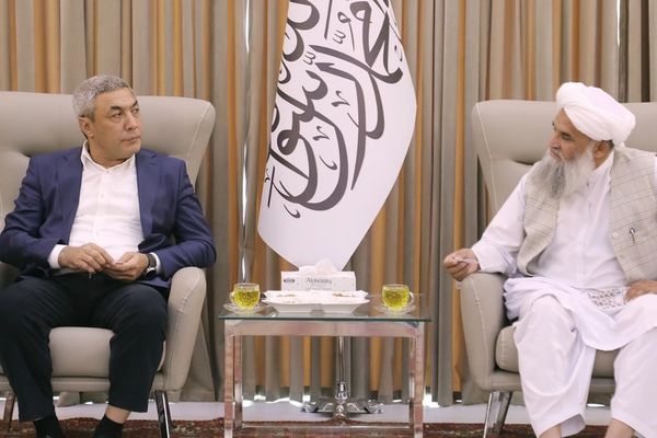 د ازبکستان یو پلاوی د سوداګریزو اړیکو په کنفرانس کې د ګډون لپاره کابل ته رسېدلی