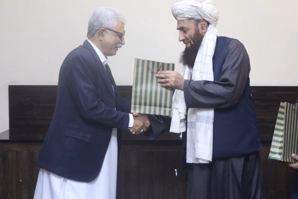 طالبانو د کرنې او مالدارۍ په اړه پر ګډې پانګونې او همکارۍ له ایراني چارواکو سره خبرې کړې