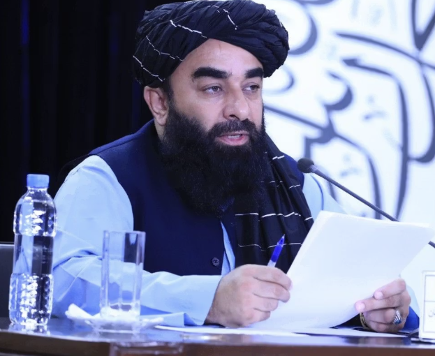 المتحدث باسم طالبان يدعو باكستان إلى "عدم استخدام القوة ضد شعبها"