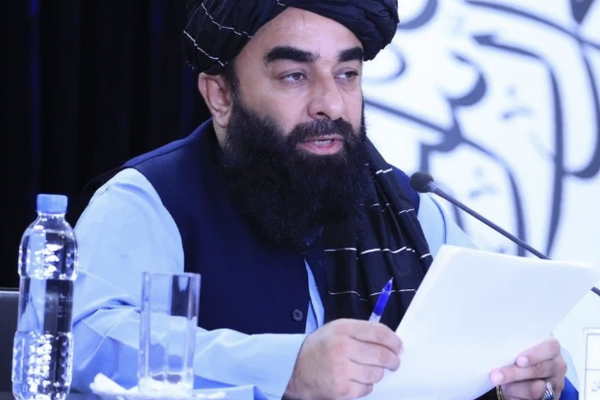 المتحدث باسم طالبان يدعو باكستان إلى "عدم استخدام القوة ضد شعبها"