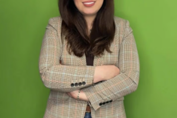 امرأة أفغانية تترشح لانتخابات مجلس بلدية في هولندا