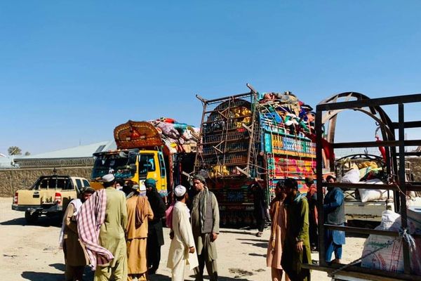 یوازې پرون د بېلابېلو بندرونو له لارې تر ۲زره ډېرې کورنۍ هېواد ته راستنې شوې