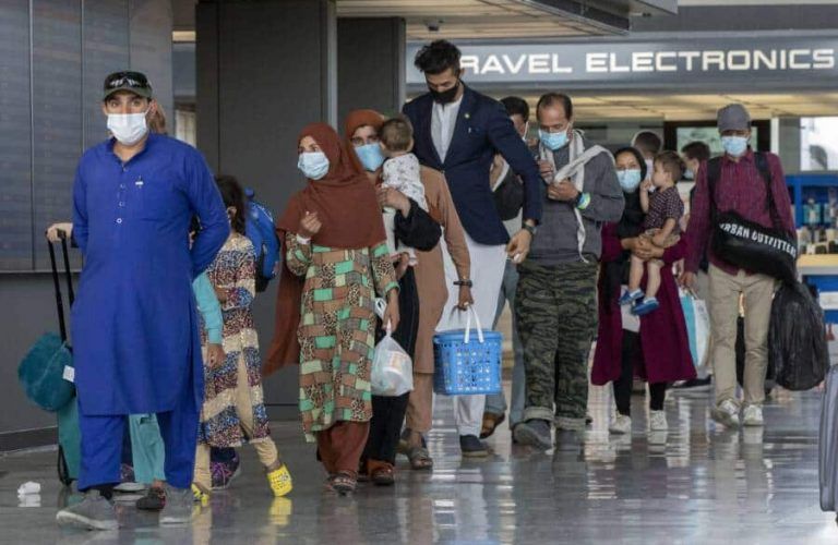 ټېلګراف: د طالبانو جنګیالي د ناسمو معلوماتو له امله برېتانیا ته انتقال شوي