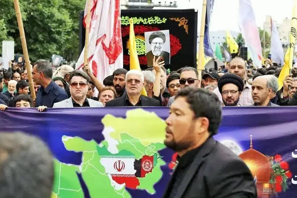 Iran Claims Participation Of Over 100,000 Afghan Migrants In President’s Funeral