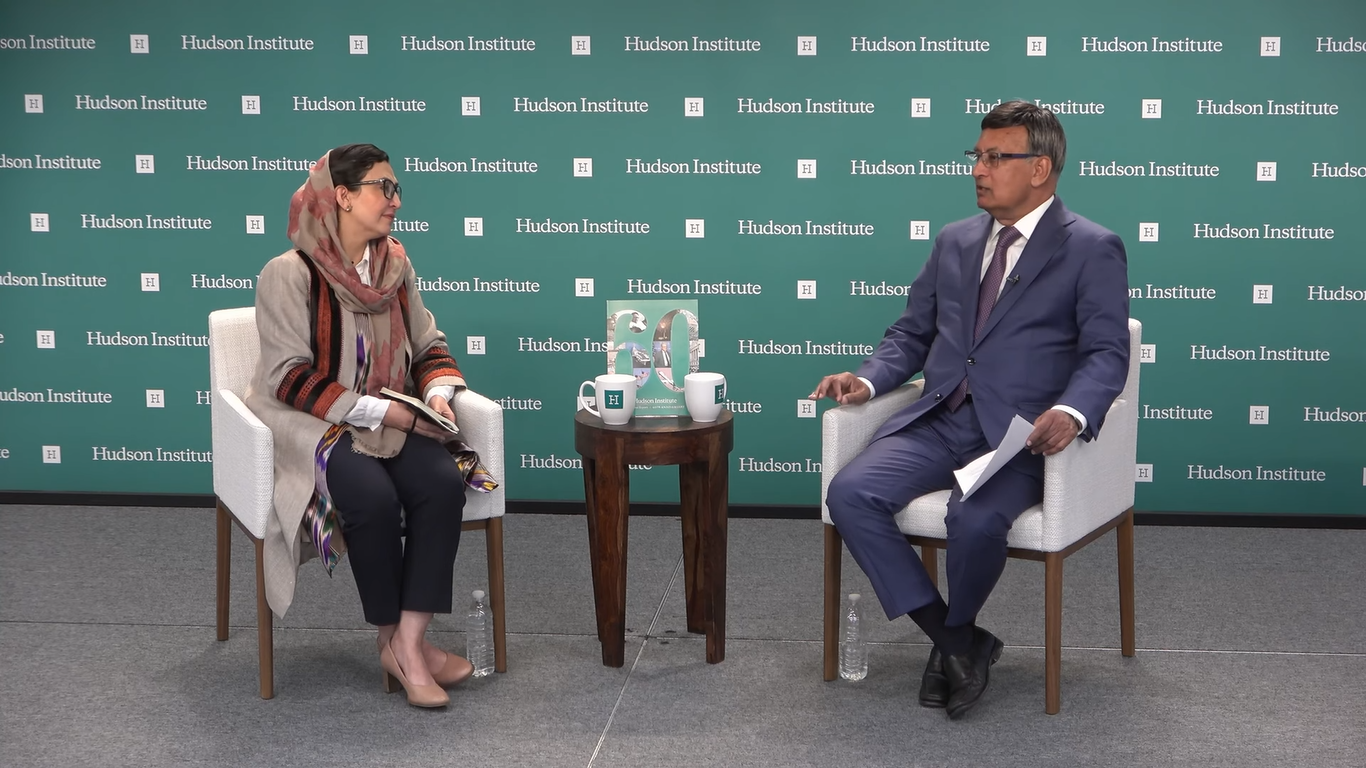 سفیر سابق پاکستان:طالبان با تغییر نصاب آموزشی، نسل آینده «سربازان القاعده» را پرورش می‌دهد