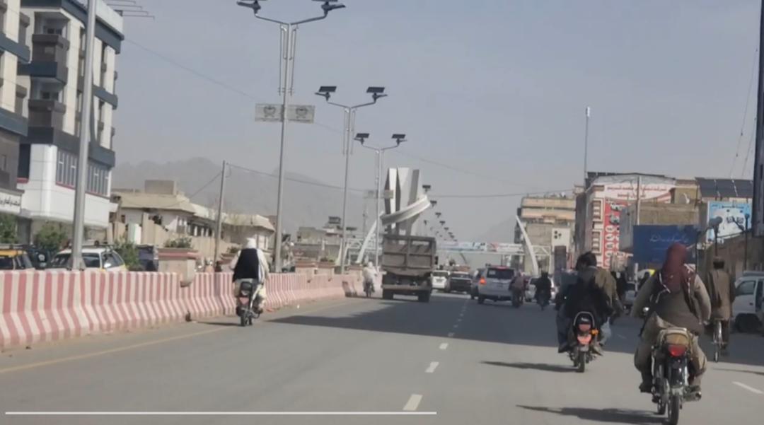 کندهار کې د چاودنې جزیات؛ کابل بانک ته څېرمه په ځانمرګي برید کې پنځه تنه وژل شوي