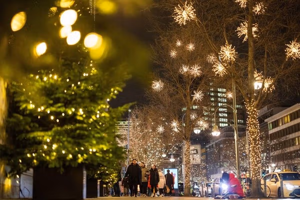 جرمني د کرسمس پر یوه بازار د پلان شوي برید په شک پنځه تنه نیولي دي