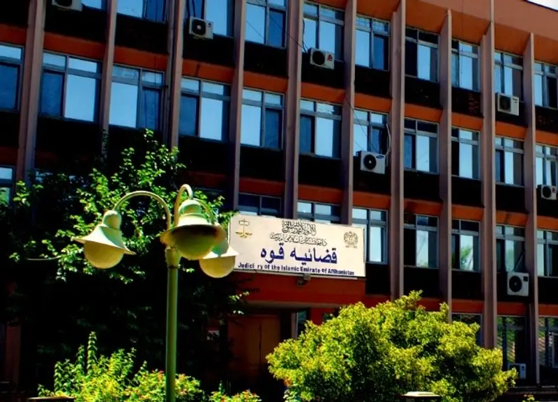 طالبان ۱۱ نفر را در بامیان، پکتیکا و نیمروز به اتهام 'سرقت' و 'نوشیدن شراب' شلاق زد