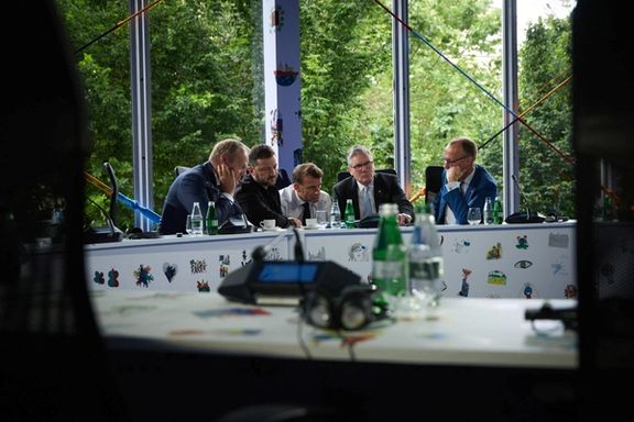 زلنسکی: برگزاری نشست سران غرب و روسیه برای پایان جنگ در دست بررسی است