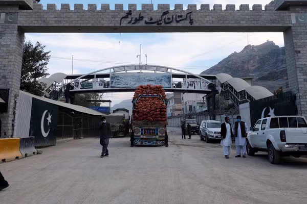 وزیر تجارت پاکستان: روابط با افغانستان تا برچیدن پناهگاههای تروریستان عادی نخواهد شد