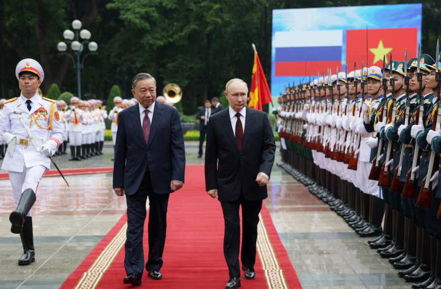 پوتین در سفر به ویتنام خواهان ایجاد یک ساختار امنیتی مطمین در منطقه آسیا پاسفیک شد