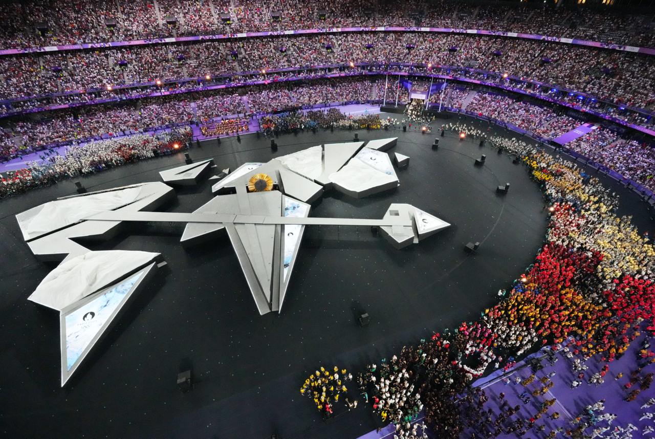 مراسم اختتامیه سی‌وسومین دوره بازی‌های المپیک در ورزشگاه استادوفرانس پاریس برگزار شد
